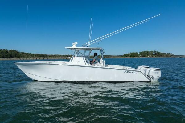 2023 SeaHunter 38 CTS