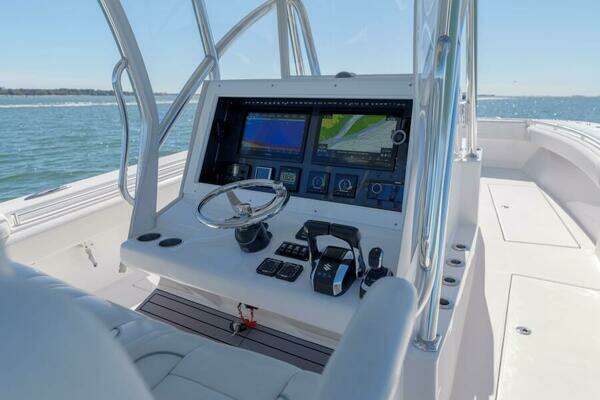 2023 SeaHunter 38