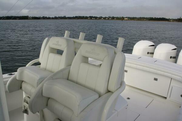 Regulator 34 Perchy- Cockpit