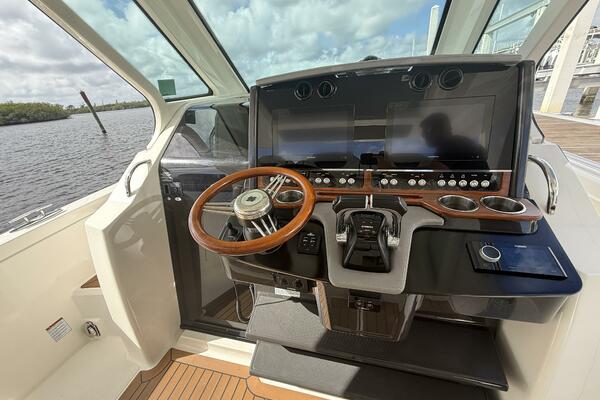 34ft Tiara Sport Yacht For Sale