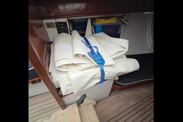 HOPE  26ft Herreshoff Yacht For Sale