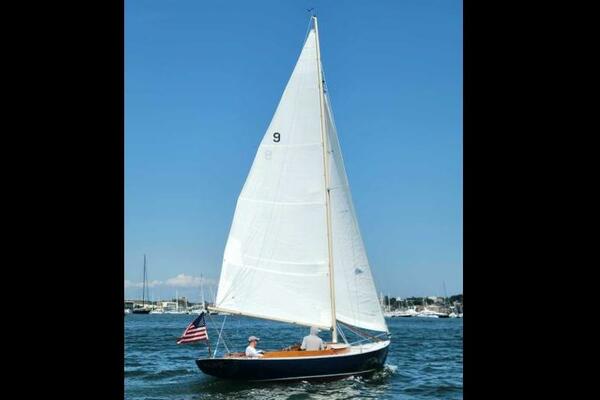 HOPE  26ft Herreshoff Yacht For Sale