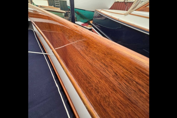 HOPE  26ft Herreshoff Yacht For Sale
