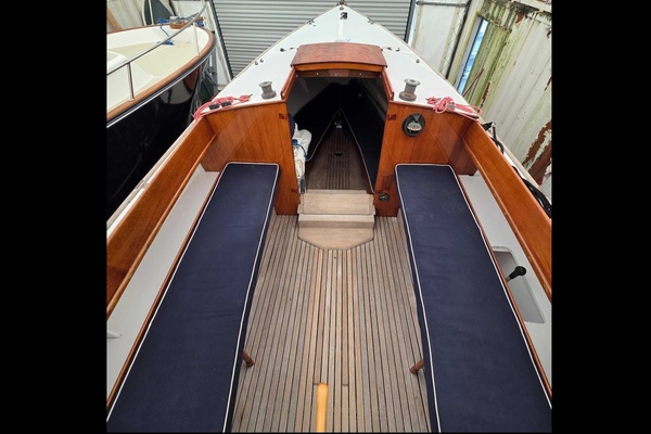 HOPE  26ft Herreshoff Yacht For Sale