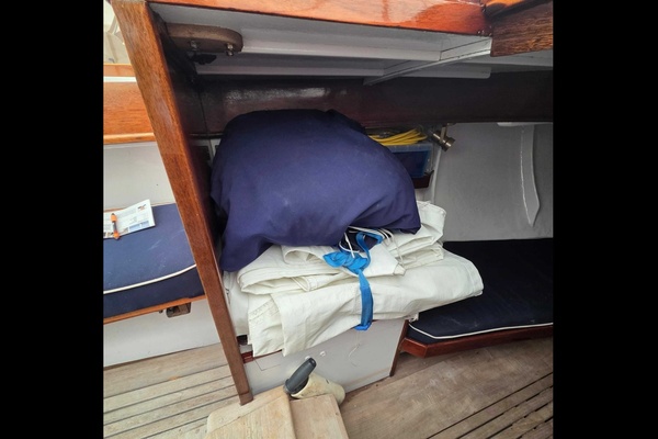 HOPE  26ft Herreshoff Yacht For Sale