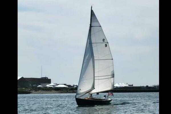 HOPE  26ft Herreshoff Yacht For Sale