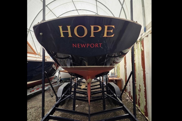 HOPE  26ft Herreshoff Yacht For Sale