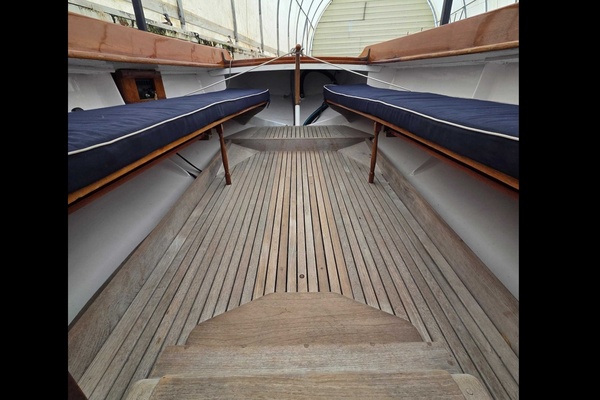 HOPE  26ft Herreshoff Yacht For Sale