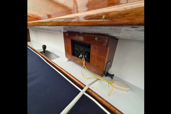 HOPE  26ft Herreshoff Yacht For Sale