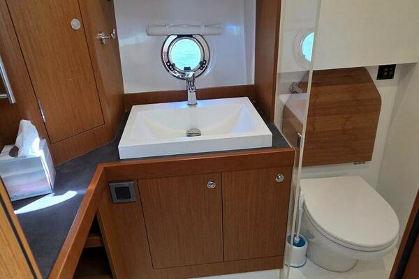 Mary Alyce 35ft Beneteau Yacht For Sale