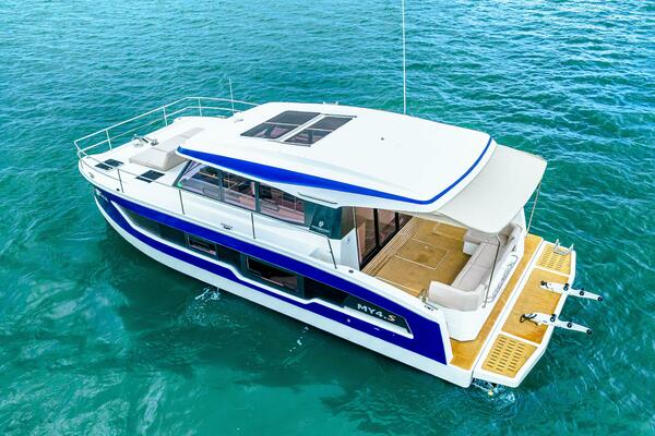 2021 Fountaine Pajot MY4.S - Profile