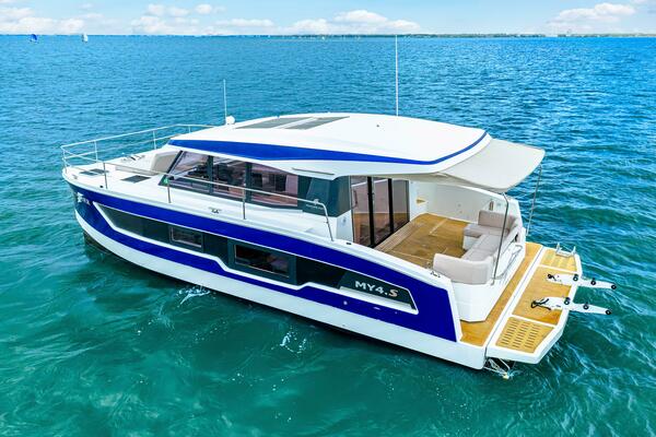 2021 Fountaine Pajot MY4.S - Profile