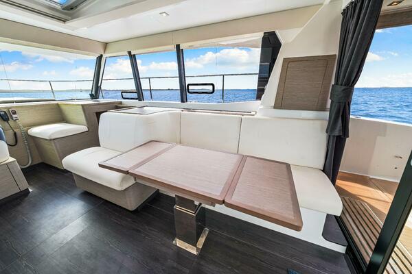2021 Fountaine Pajot MY4.S - Salon