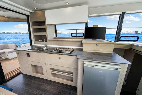 2021 Fountaine Pajot MY4.S - Galley