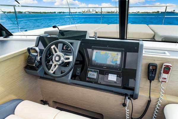 2021 Fountaine Pajot MY4.S - Helm