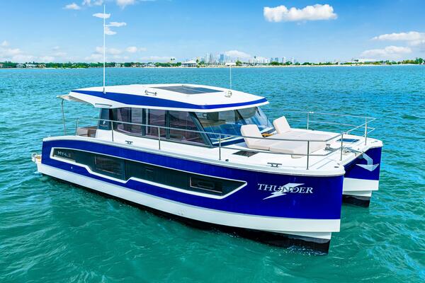 2021 Fountaine Pajot MY4.S - Profile 