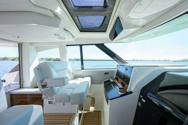 2022 Tiara Yachts 43