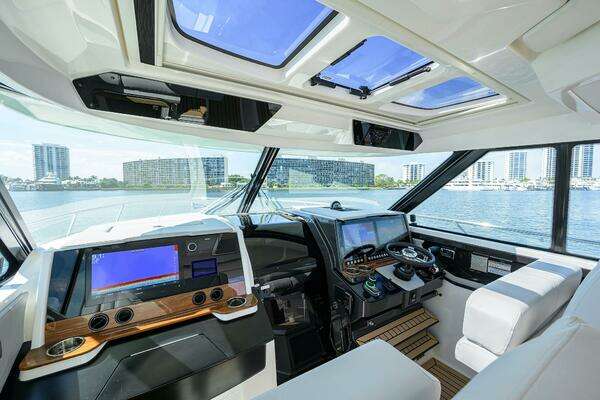 2022 Tiara Yachts 43
