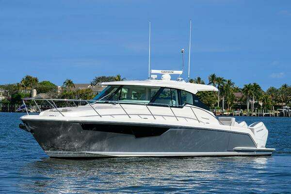 2022 Tiara Yachts 43