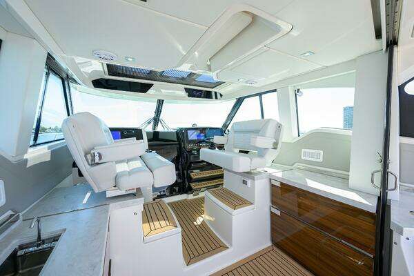 2022 Tiara Yachts 43