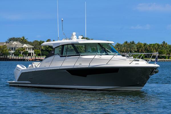2022 43 Tiara LE 43ft Tiara Yachts Yacht For Sale
