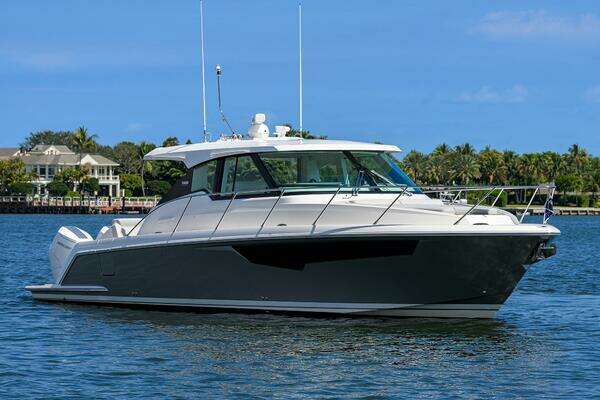 2022 Tiara Yachts 43