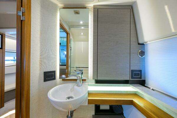 2022 Tiara Yachts 43