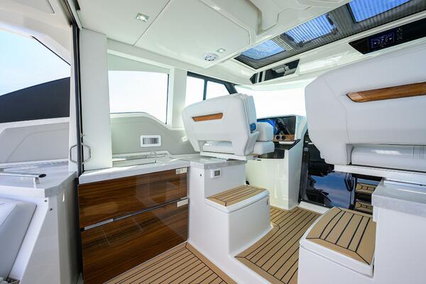 2022 43 Tiara LE 43ft Tiara Yachts Yacht For Sale