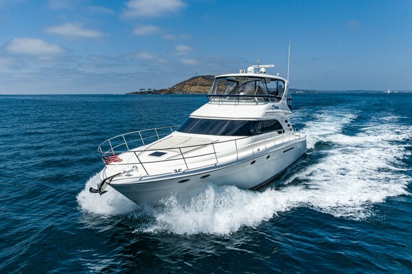 56FT (17.07M) SEA RAY