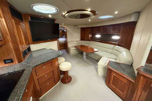 2007 Cruisers Yachts 56