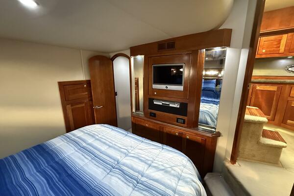 56ft Cruisers Yachts Yacht For Sale