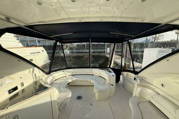 Photo of the 2007 Cruisers Yachts 560 Express