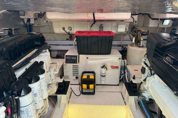 2007 Cruisers Yachts 56