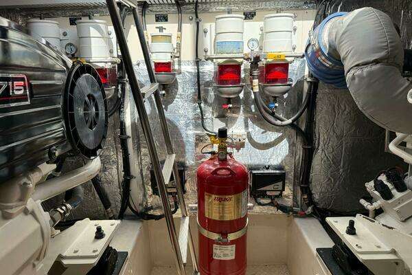 2007 Cruisers Yachts 56