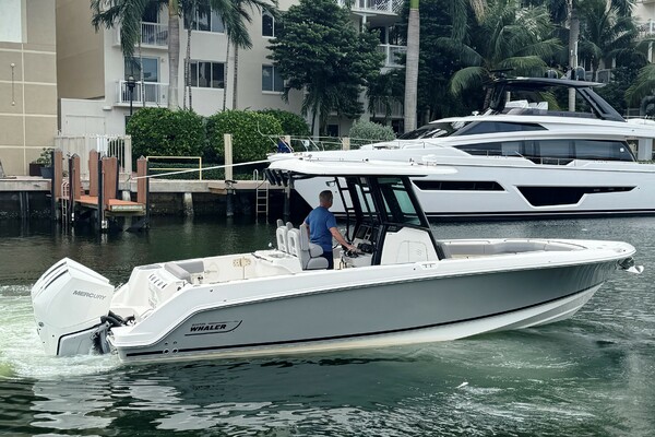 2024 Boston Whaler 280 Outrage