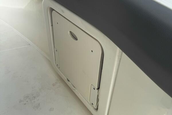 28ft Boston Whaler Yacht For Sale