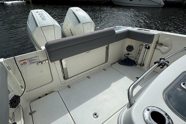 28ft Boston Whaler Yacht For Sale