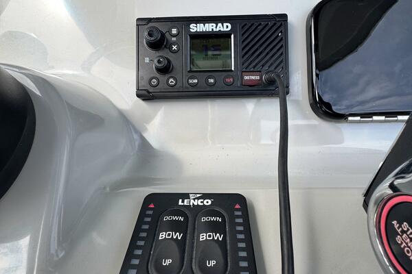 28ft Boston Whaler Yacht For Sale