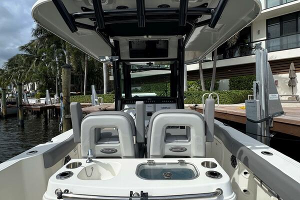 28ft Boston Whaler Yacht For Sale