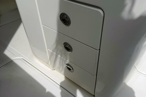 28ft Boston Whaler Yacht For Sale