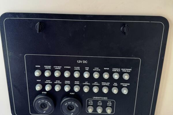 28ft Boston Whaler Yacht For Sale