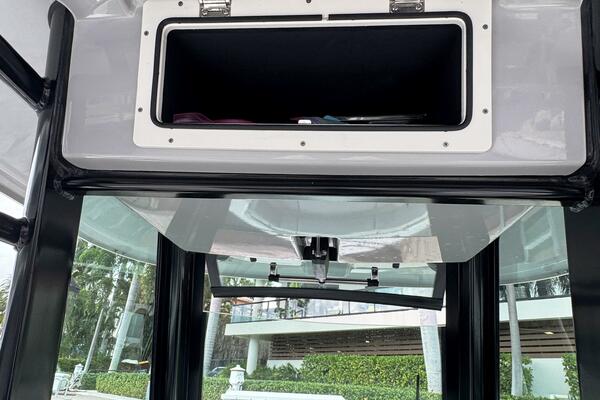 28ft Boston Whaler Yacht For Sale