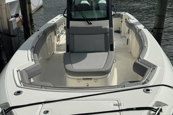 28ft Boston Whaler Yacht For Sale