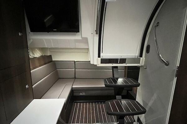 New Year 33ft Monterey Yacht For Sale