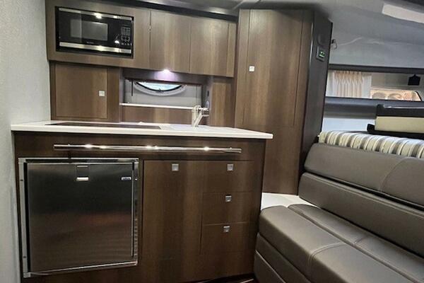 New Year 33ft Monterey Yacht For Sale
