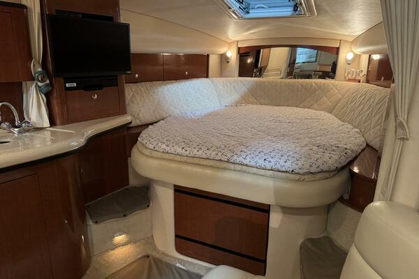 32ft Sea Ray Yacht For Sale