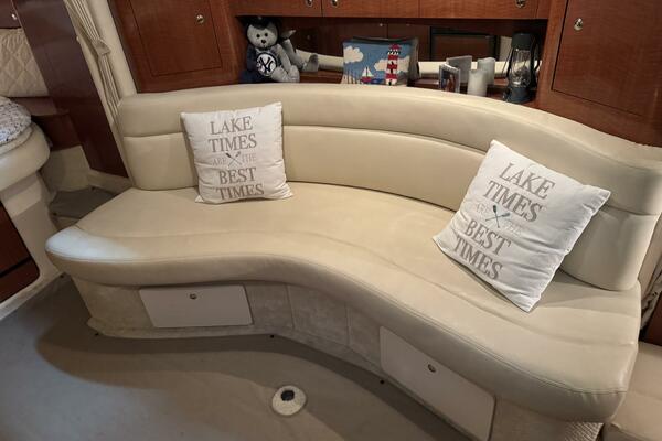 32ft Sea Ray Yacht For Sale