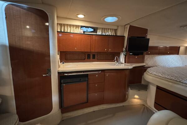 32ft Sea Ray Yacht For Sale