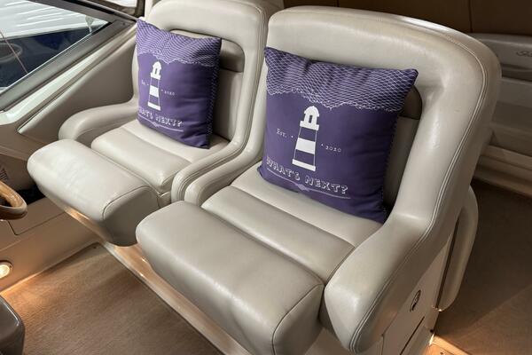 32ft Sea Ray Yacht For Sale