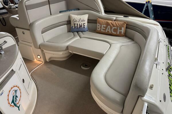 32ft Sea Ray Yacht For Sale